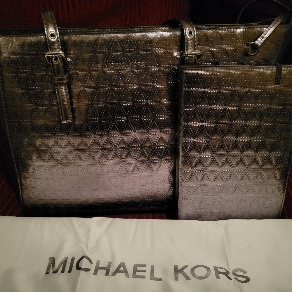Micheal Kors purse and matching notebook